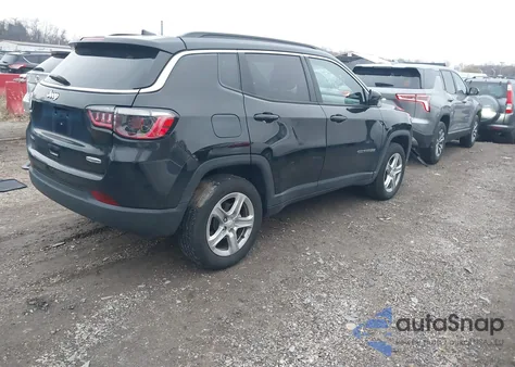 2024 Jeep Compass Latitude 4X4 from USA, damaged, VIN 3C4NJDBN0RT103955